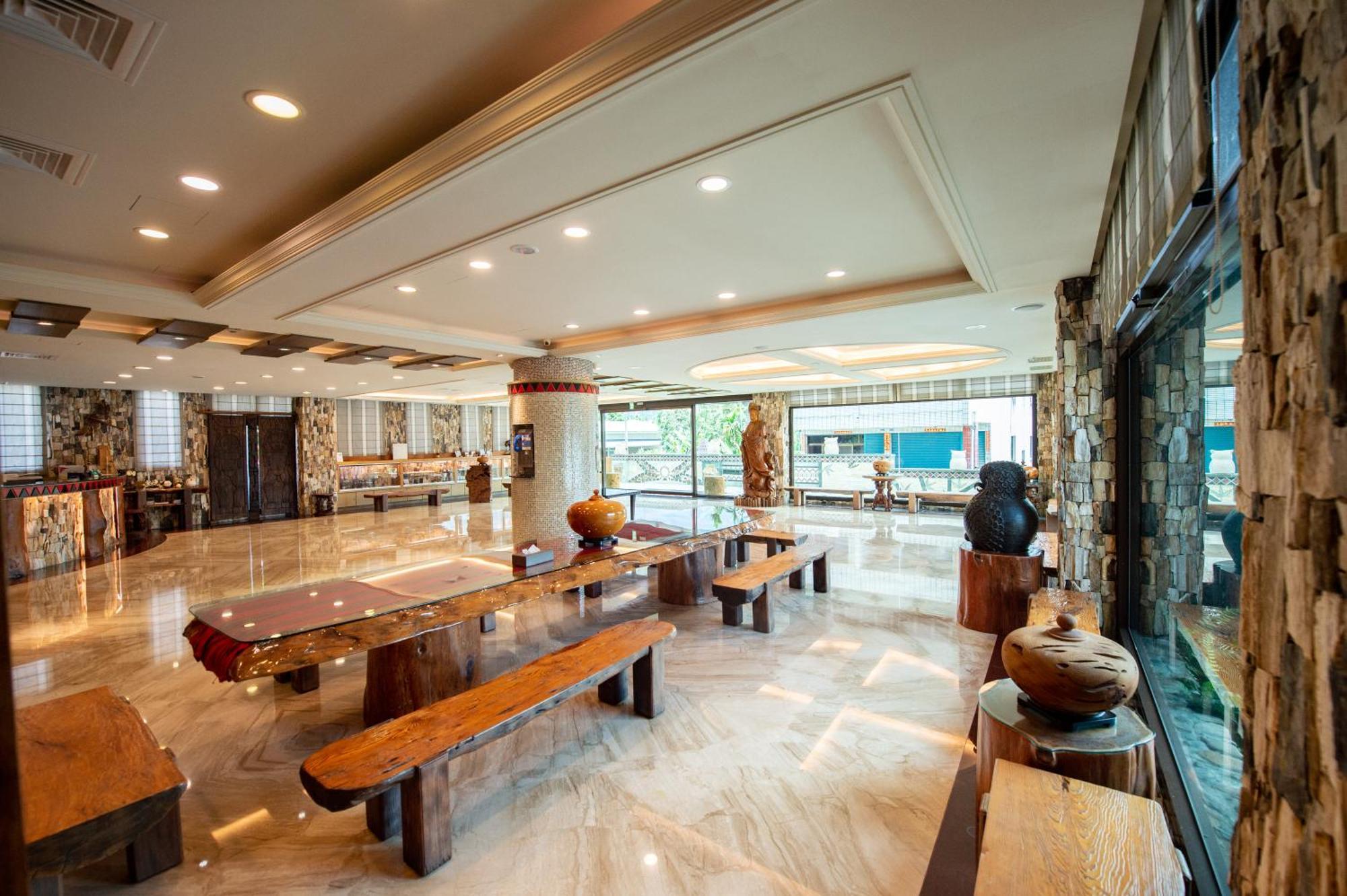 Classic Hotel Shvatan Nantou Exterior photo